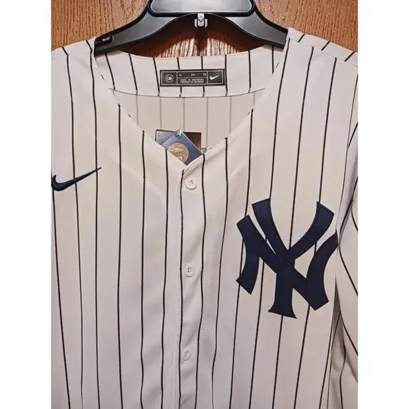 Derek Jeter-(Yankees)-(Jersey)-(White)-(New Con.)-(XL)-$100 - Picture 9 of 9